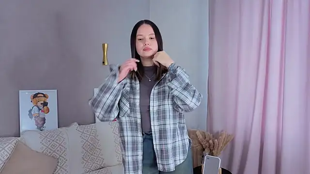 AmeeColly online show from April 2026 06:00:02 AM