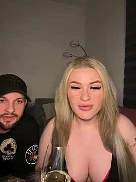 SexyCouple1910 online show from April 2026 06:20:01 PM