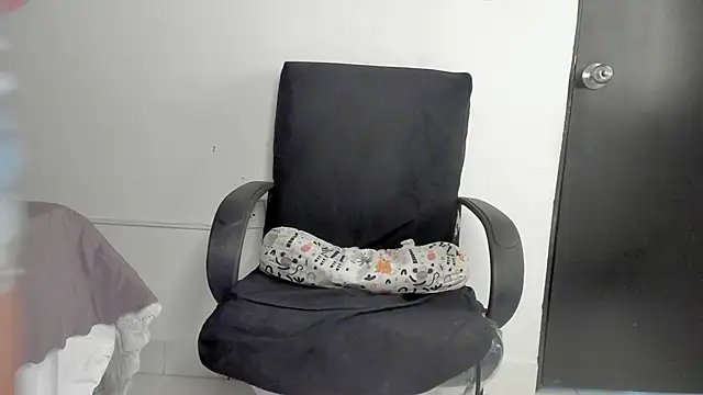 lolabunnysc online show from May 2026 12:11:01 PM