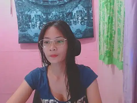 Snapshot of Sweetsexylady19 chatting on May 2026 12:53:02 PM Sweetsexylady19 online show from May 2026 12:53:02 PM