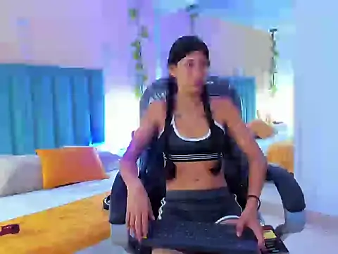 ARIANA CRI-X online show from April 2026 12:25:02 PM