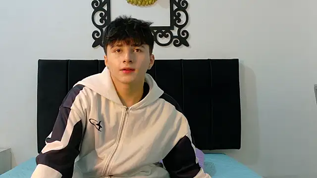 Snapshot of LunayDream chatting on June 2026 11:36:01 AM LunayDream online show from June 2026 11:36:01 AM