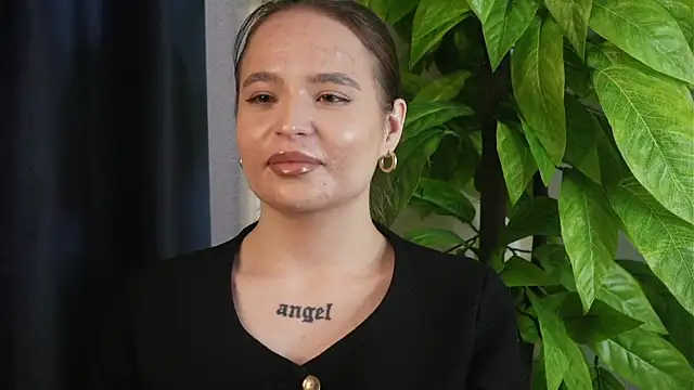 ElmaZillman online show from April 2026 11:24:01 AM