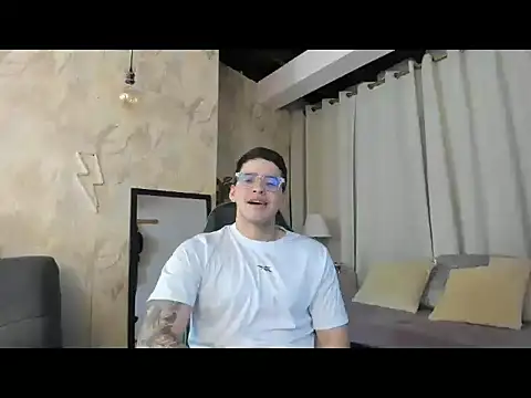RONNY COLTON online show from April 2026 01:08:01 AM