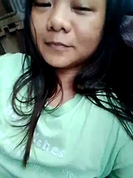 Snapshot of eljhenx chatting on June 2026 02:05:01 AM eljhenx online show from June 2026 02:05:01 AM