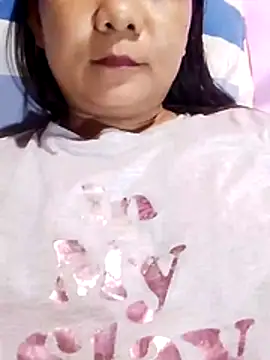 Snapshot of eljhenx chatting on June 2026 05:35:01 AM eljhenx online show from June 2026 05:35:01 AM