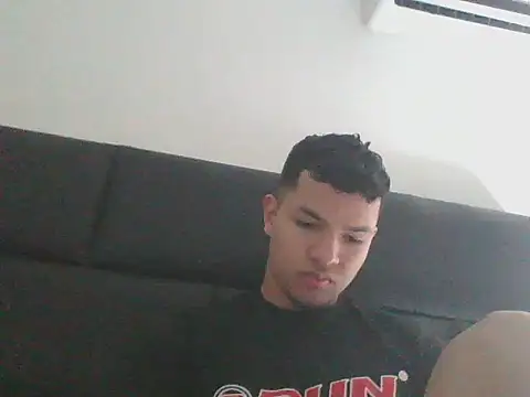 Hunteerm online show from April 2026 04:17:02 PM