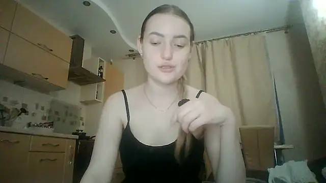 Snapshot of Lisanta chatting on June 2026 06:12:01 PM Lisanta online show from June 2026 06:12:01 PM