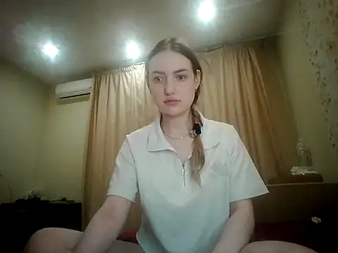 Snapshot of Lisanta chatting on July 2026 07:04:01 PM Lisanta online show from July 2026 07:04:01 PM