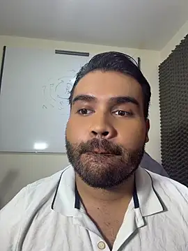 Snapshot of LucaLaurent chatting on April 2026 09:34:01 PM LucaLaurent online show from April 2026 09:34:01 PM