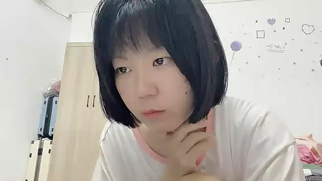 Snapshot of Belle-LL chatting on May 2026 03:28:01 PM Belle-LL online show from May 2026 03:28:01 PM