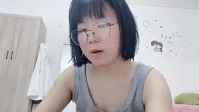 Snapshot of Belle-LL chatting on May 2026 07:13:02 AM Belle-LL online show from May 2026 07:13:02 AM
