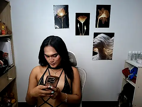YourHot Nica online show from April 2026 01:34:02 PM