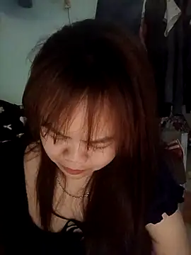 Snapshot of Truxcy1 chatting on April 2026 05:00:02 AM Truxcy1 online show from April 2026 05:00:02 AM