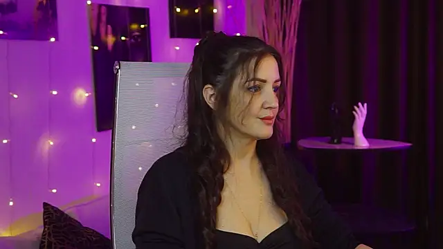 AureliaVane online show from June 2026 03:38:02 PM