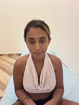 LoisC online show from July 2026 01:27:01 AM