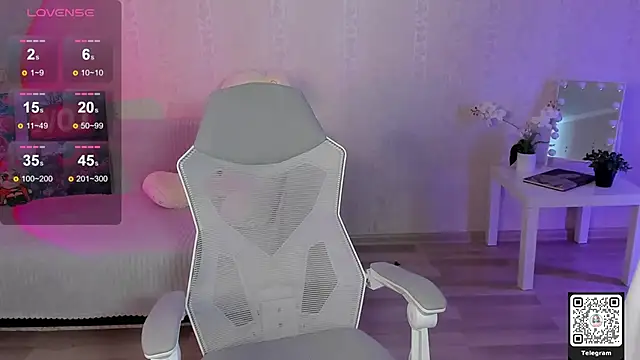 LinnLove online show from April 2026 06:51:01 AM