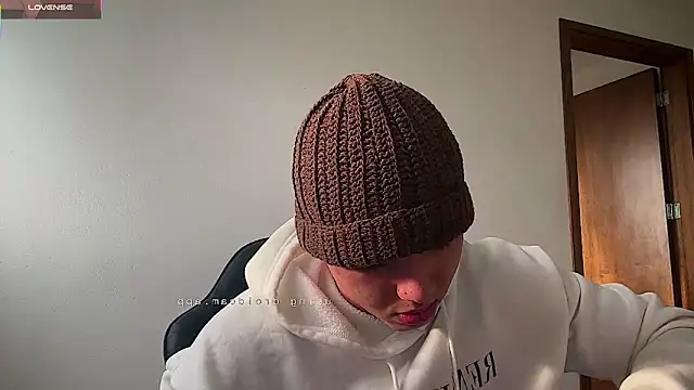 Snapshot of Maxx_valiant chatting on May 2026 11:49:02 AM Maxx valiant online show from May 2026 11:49:02 AM