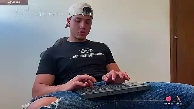 Snapshot of Maxx_valiant chatting on May 2026 07:37:02 PM Maxx valiant online show from May 2026 07:37:02 PM