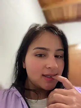 Ameira70 online show from May 2026 12:27:01 AM