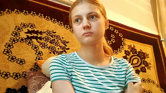 Snapshot of LunaLaday chatting on July 2026 02:40:02 AM LunaLaday online show from July 2026 02:40:02 AM