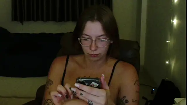 JuicyErika online show from July 2026 06:45:01 PM