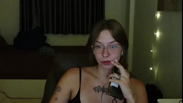 JuicyErika online show from July 2026 07:07:01 PM
