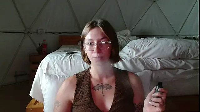 JuicyErika online show from July 2026 06:32:01 PM