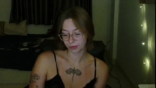 JuicyErika online show from July 2026 06:54:01 PM