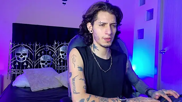Snapshot of Vergil_Noir_ chatting on June 2026 04:14:02 AM Vergil Noir online show from June 2026 04:14:02 AM