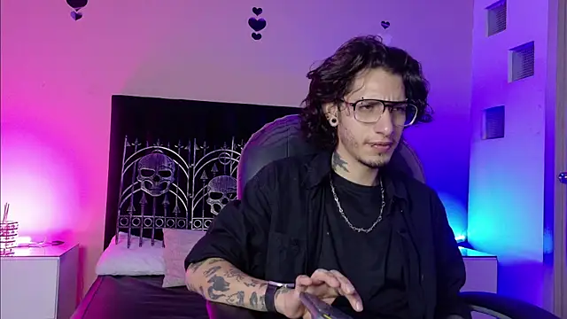 Snapshot of Vergil_Noir_ chatting on June 2026 04:15:01 AM Vergil Noir online show from June 2026 04:15:01 AM