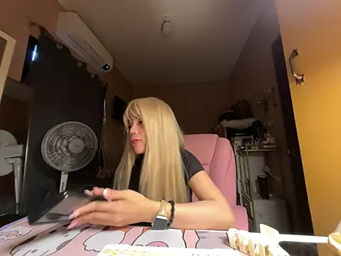 Snapshot of sweet_glam chatting on May 2026 07:59:02 AM sweet glam online show from May 2026 07:59:02 AM