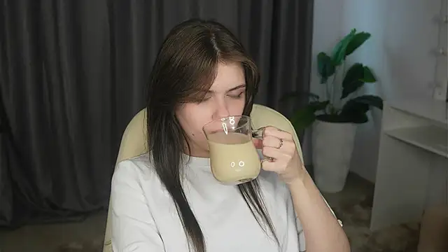 MertieFlechsig online show from April 2026 03:42:01 PM