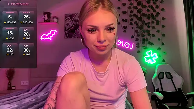 Snapshot of CandyRass chatting on May 2026 07:49:01 AM CandyRass online show from May 2026 07:49:01 AM