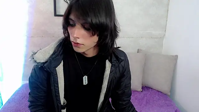 Snapshot of raven_n_matt chatting on April 2026 08:37:02 PM raven n matt online show from April 2026 08:37:02 PM