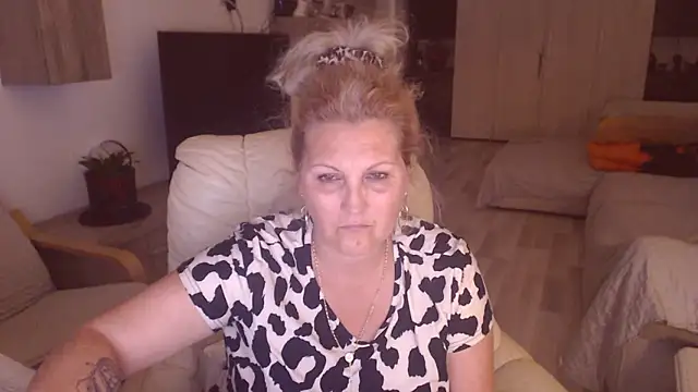 Divineblond online show from September 2025 10:56:02 PM