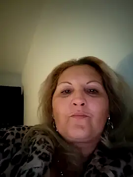 Divineblond online show from October 2025 06:43:01 PM