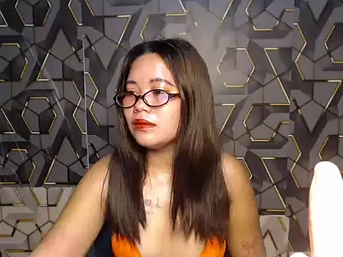 Snapshot of ur_prettychelsie chatting on May 2026 07:48:02 PM ur prettychelsie online show from May 2026 07:48:02 PM