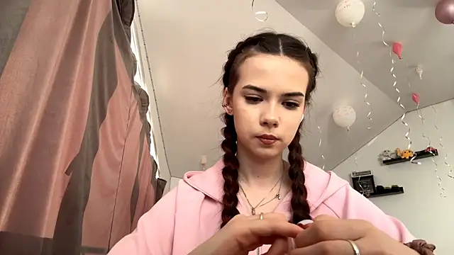 JoellaGrode online show from May 2026 05:18:01 PM