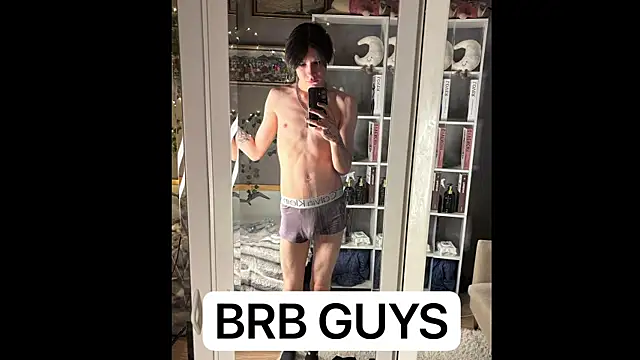 Snapshot of SolarFringe chatting on May 2026 09:08:01 PM SolarFringe online show from May 2026 09:08:01 PM