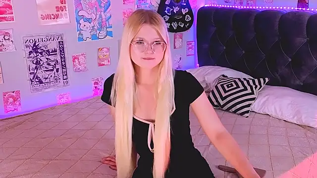 Snapshot of LunariaFox chatting on July 2026 02:46:02 PM LunariaFox online show from July 2026 02:46:02 PM