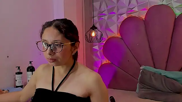 Snapshot of stephaniesun_ chatting on April 2026 05:30:01 PM stephaniesun online show from April 2026 05:30:01 PM
