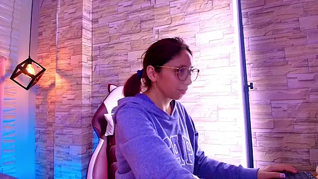 stephaniesun  online show from July 2026 07:39:01 PM
