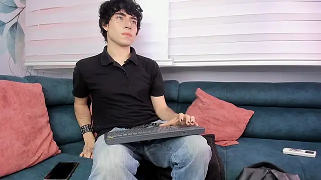 DemonFoxx online show from April 2026 01:42:02 PM