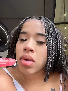 Snapshot of EmmaExoticaXXX chatting on July 2026 09:43:02 PM EmmaExoticaXXX online show from July 2026 09:43:02 PM