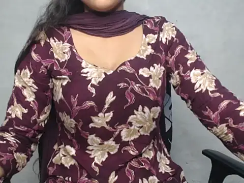 Snapshot of Shalini_Gaur chatting on July 2026 03:43:01 PM Shalini Gaur online show from July 2026 03:43:01 PM