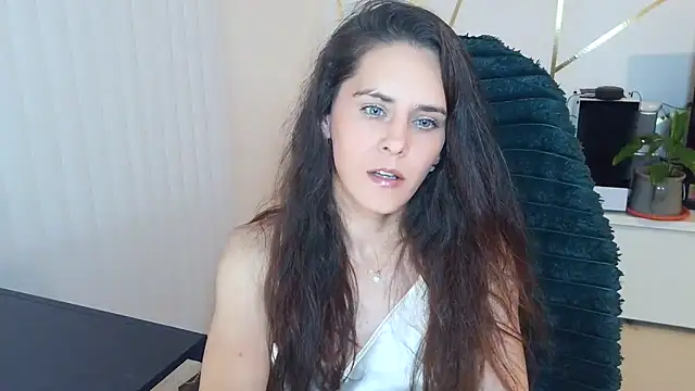 Snapshot of khalessi13 chatting on June 2026 10:26:01 PM khalessi13 online show from June 2026 10:26:01 PM