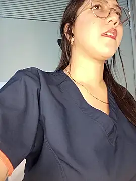 Snapshot of Chloe_Thomsoon_ chatting on May 2026 08:26:01 PM Chloe Thomsoon online show from May 2026 08:26:01 PM