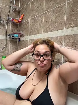 Snapshot of SecretRavenXO chatting on May 2026 12:26:02 PM SecretRavenXO online show from May 2026 12:26:02 PM