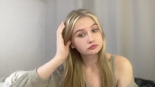 AngellGirll online show from April 2026 06:05:02 PM